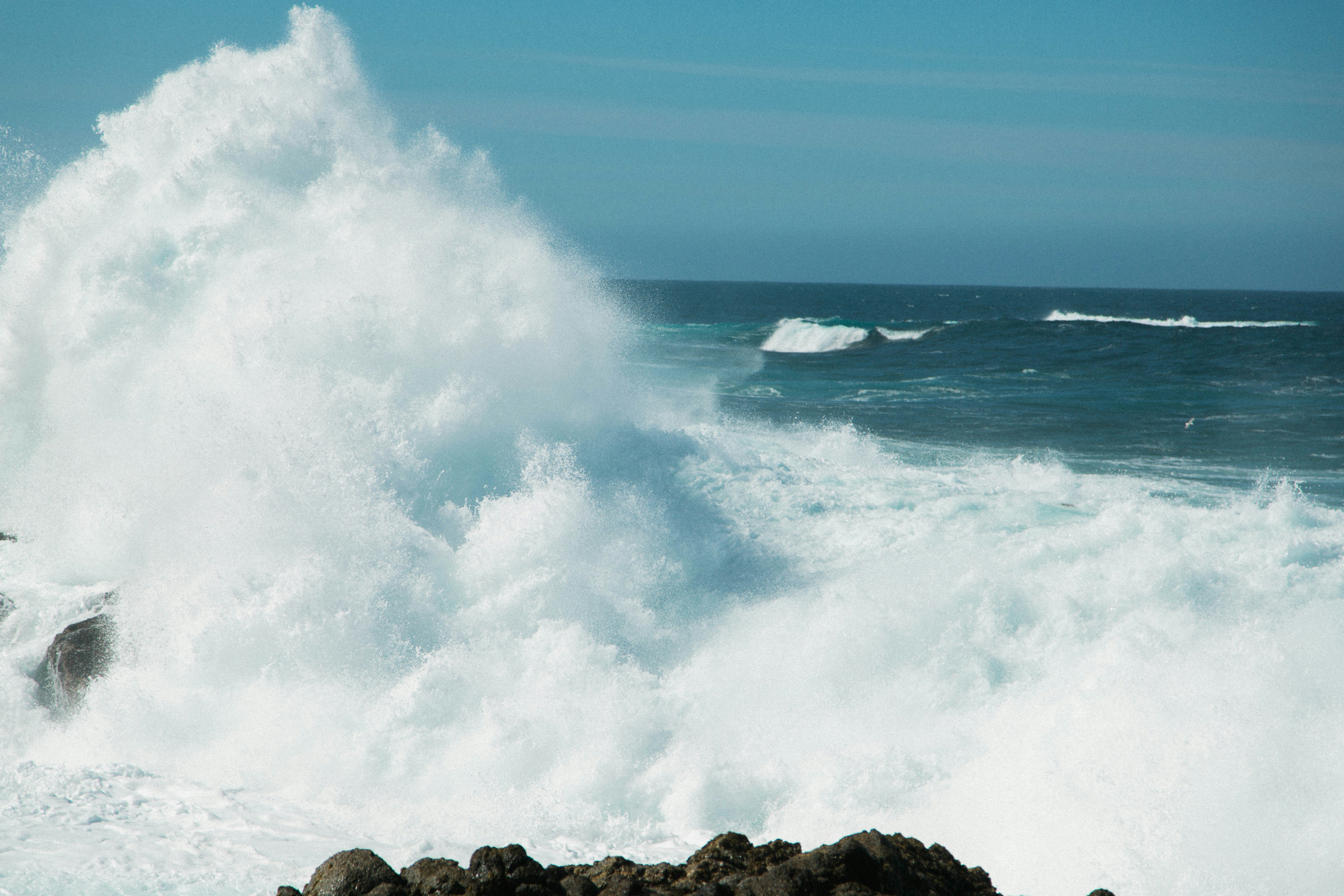 Ocean waves with rocks